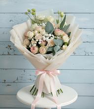 Букет цветов из:  Розы и Лизиантусы в Култаево