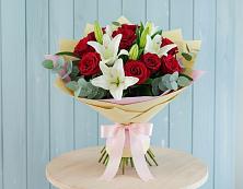 Букет цветов из:  Лилии и Розы в Култаево