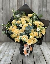 Букет цветов из:  Розы и Лизиантусы в Култаево