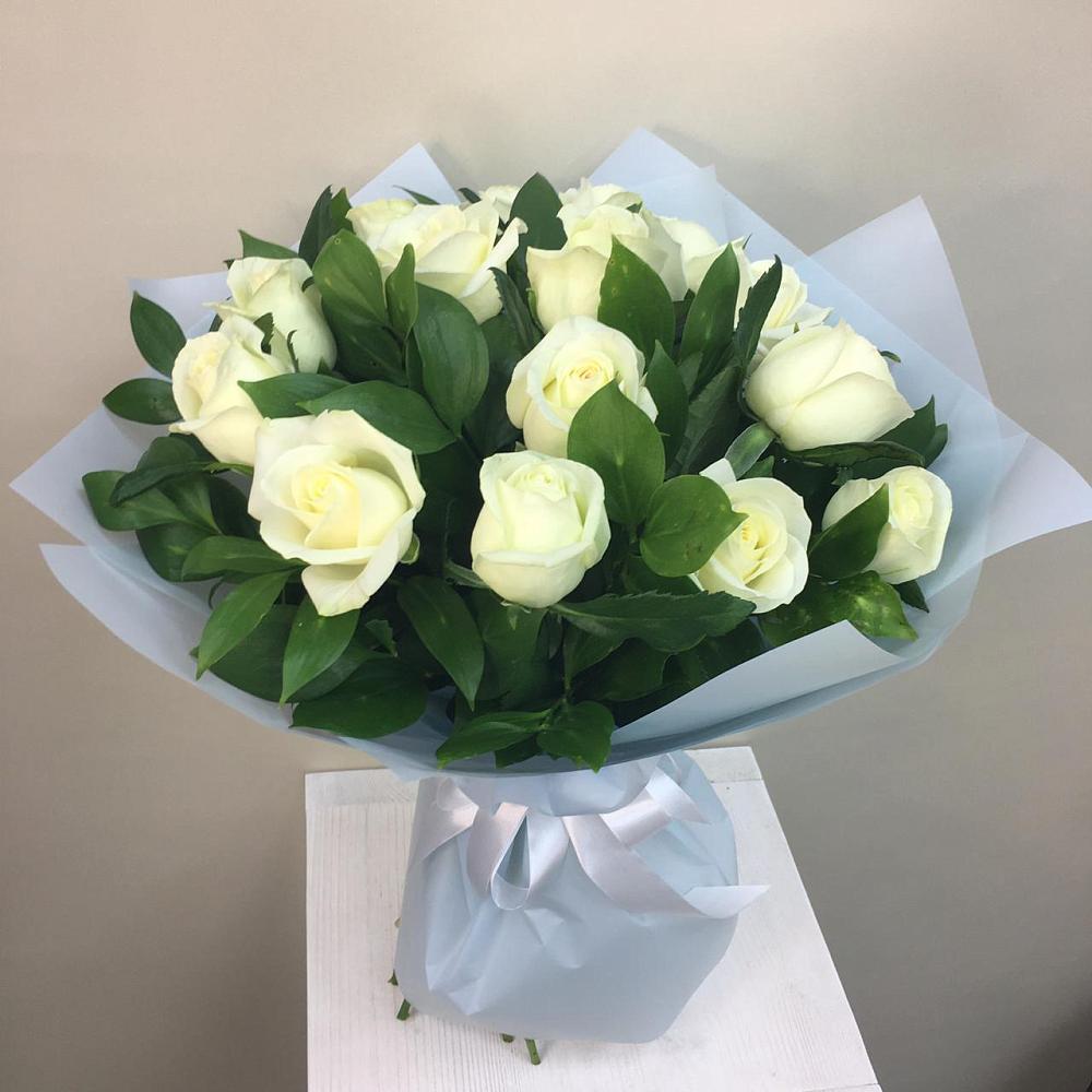 Букет 15 Белых роз Проуд в Култаево