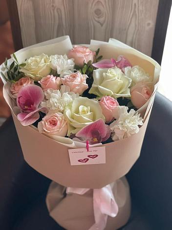 Букет цветов из: Орхидеи, Розы и Гвоздики в Култаево