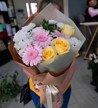 Букет цветов из:  Герберы, Розы и Хризантемы в Култаево