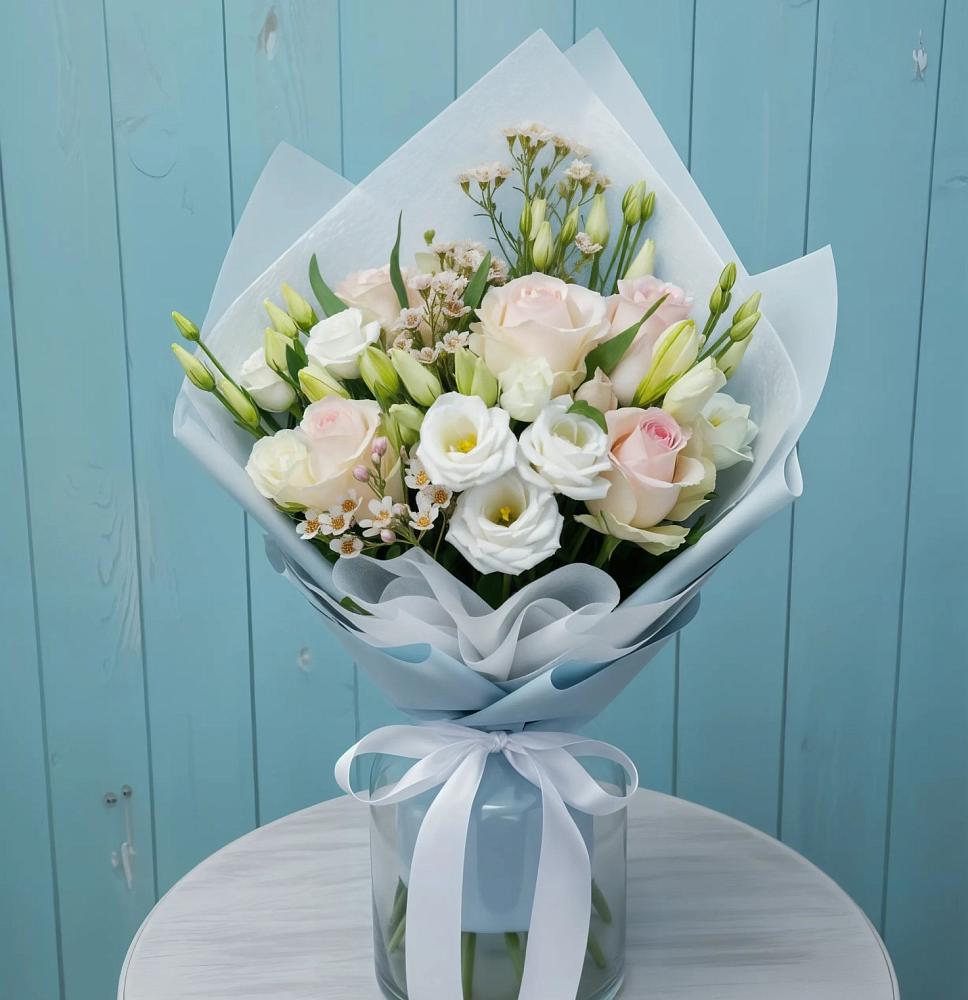 Букет цветов из: Розы и Лизиантусы в Култаево