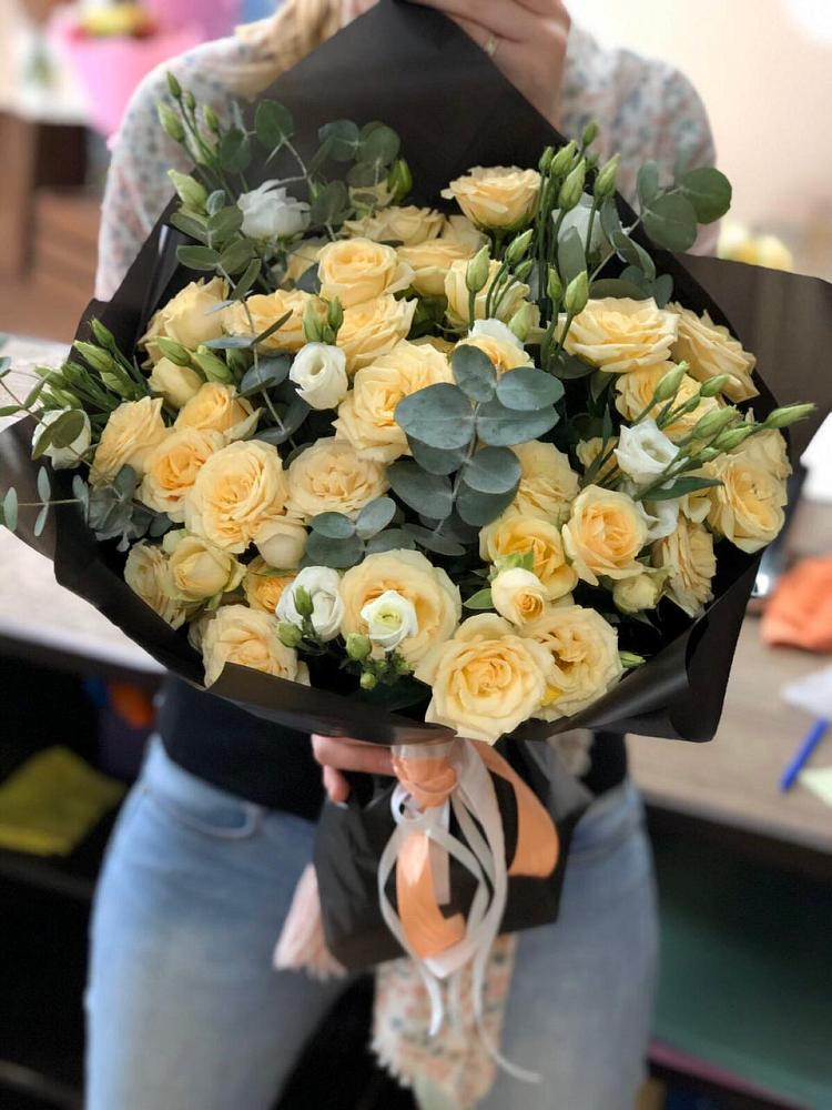 Букет цветов из: Розы и Лизиантусы в Култаево