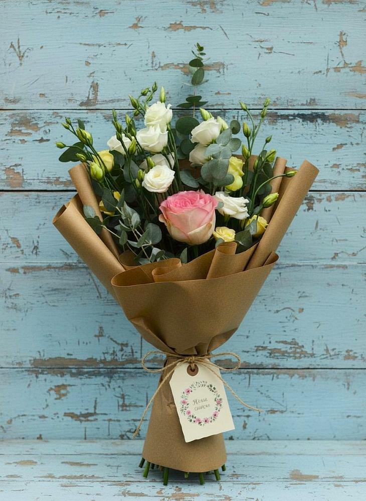 Букет цветов из: Розы и Лизиантусы в Култаево