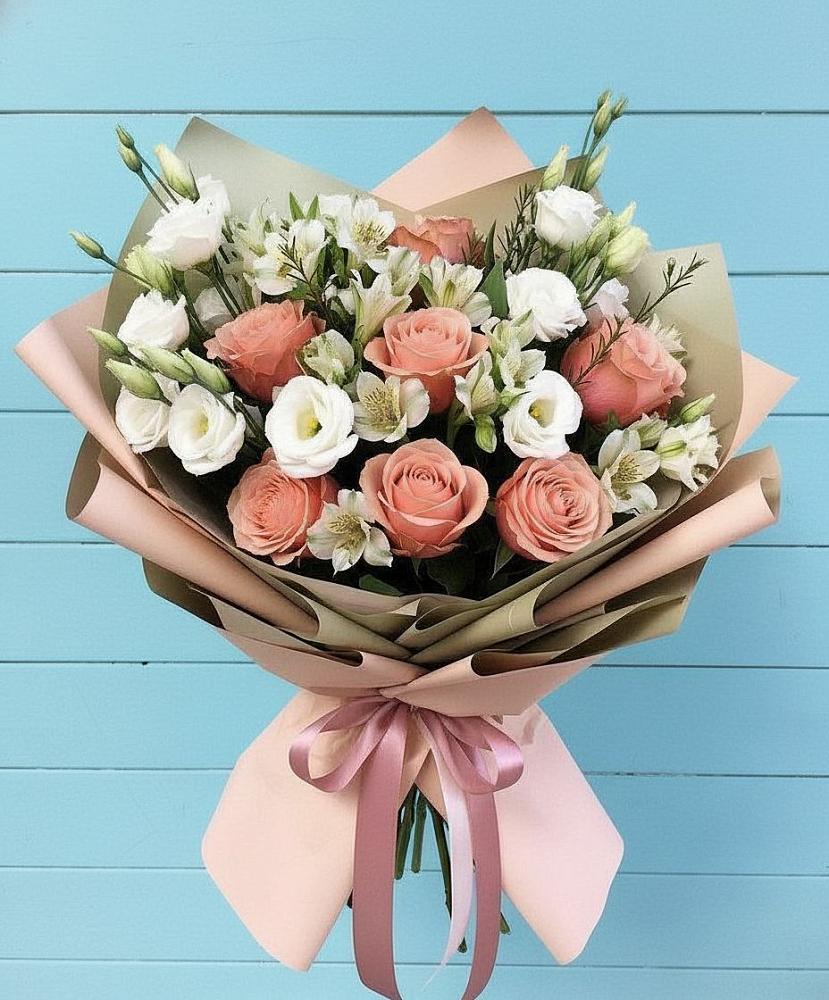 Букет цветов из: Розы, Альстромерии и Лизиантусы в Култаево