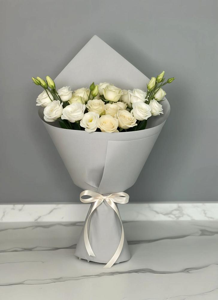 Букет цветов из: Розы и Лизиантусы в Култаево