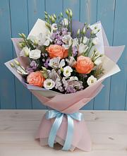Букет цветов из:  Лизиантусы, Розы, Альстромерии и Гипсофила в Култаево