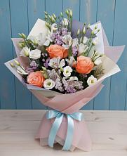 Букет цветов из:  Лизиантусы, Розы, Альстромерии и Гипсофила в Култаево