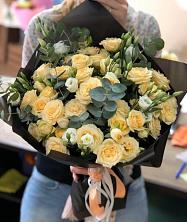 Букет птица счастья в Култаево Букет цветов из: Розы и Лизиантусы в Култаево