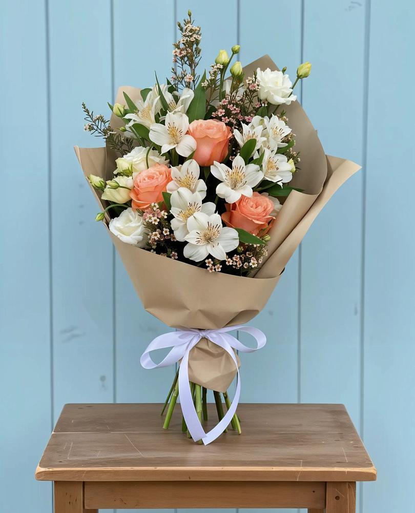 Букет цветов из: Альстромерии, Лизиантусы, Розы и Хризантемы в Култаево