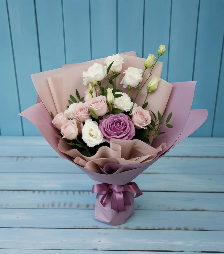 Букет цветов из: Розы и Лизиантусы в Култаево